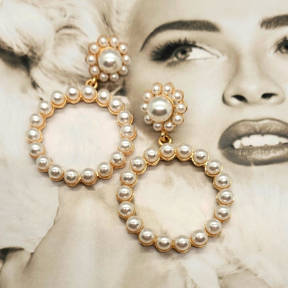 Vintage Classic Chic Pearl Gold Hoop Earrings